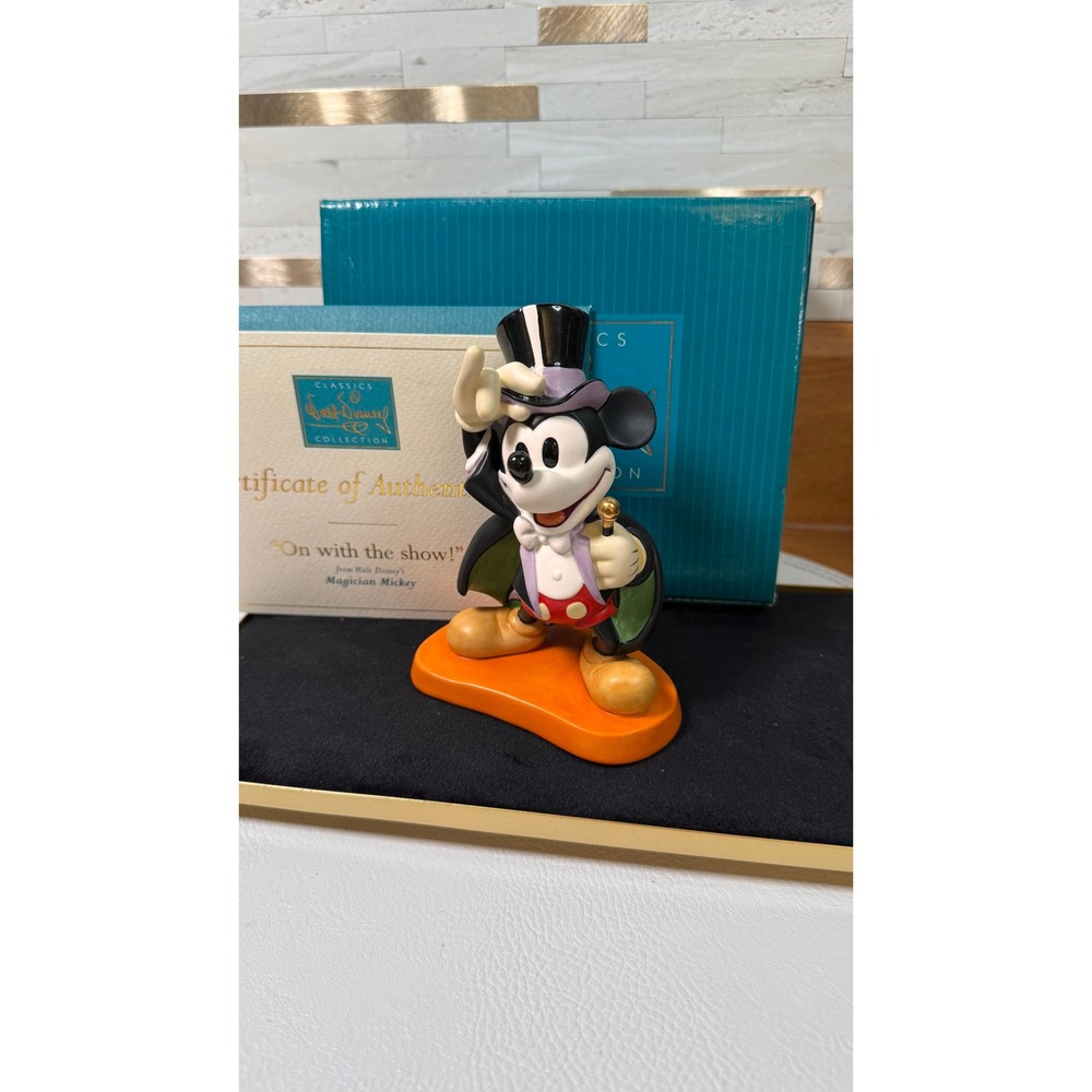 WDCC Magician Mickey "On With The Show" 1997 Membership Sculpture‎ - Picture 5 of 6